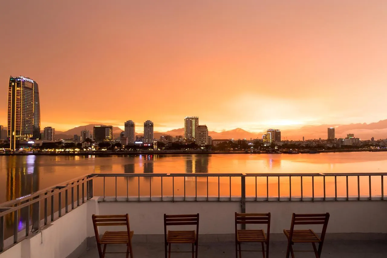 Vitalis Riverside Hotel Da Nang