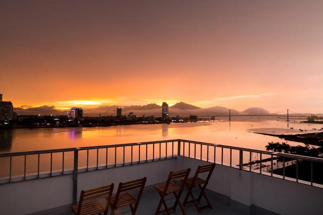 Vitalis Riverside Hotel Da Nang